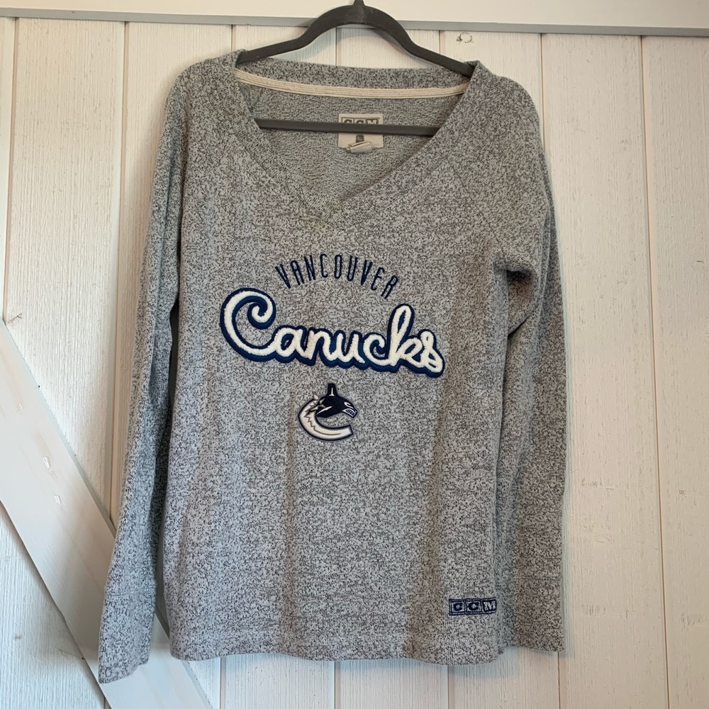 Vancouver Canucks sweatshirt